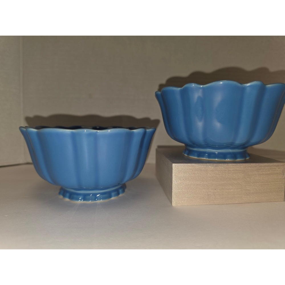 Set of two 2005 Starbucks Barista Coffee blue tulip-shaped‎ scalloped bowls